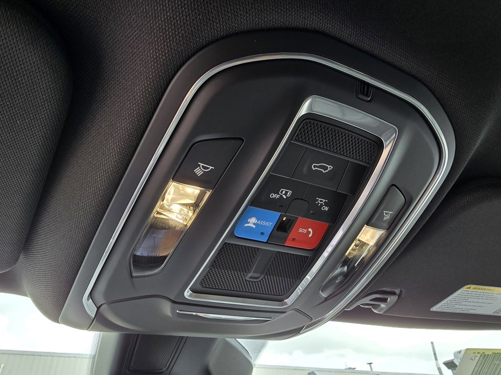 New 2025 Jeep Wagoneer L Series II w/ HD Trailer Tow Package w/25F image 30