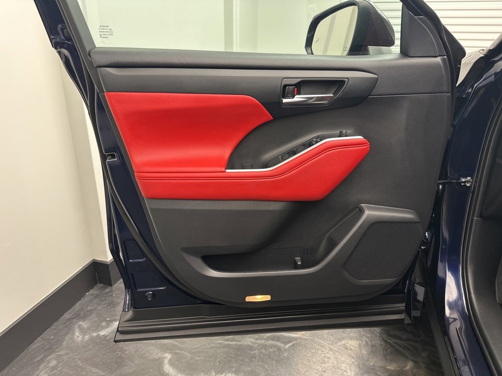 Used 2022 Toyota Highlander XSE image 18