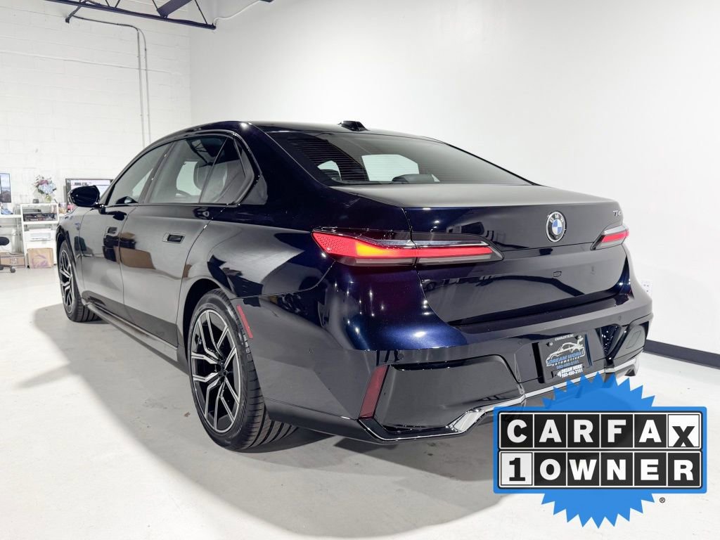 Used 2023 BMW 740i image 9