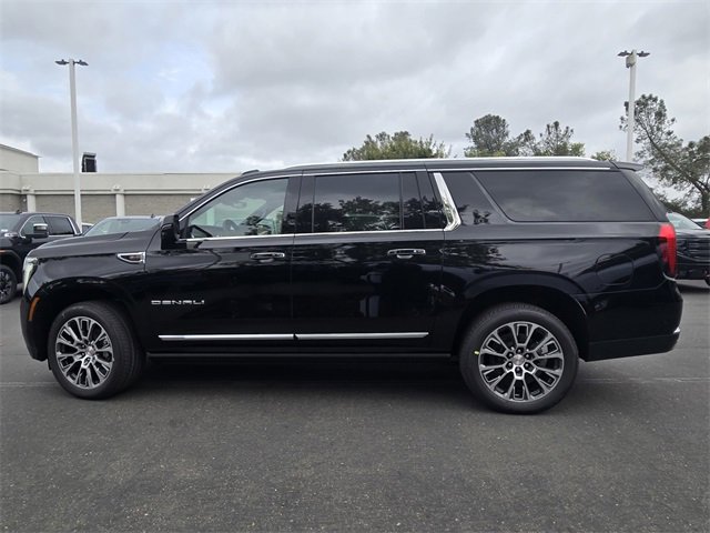 New 2026 GMC Yukon XL Denali w/ Denali Reserve Package image 7