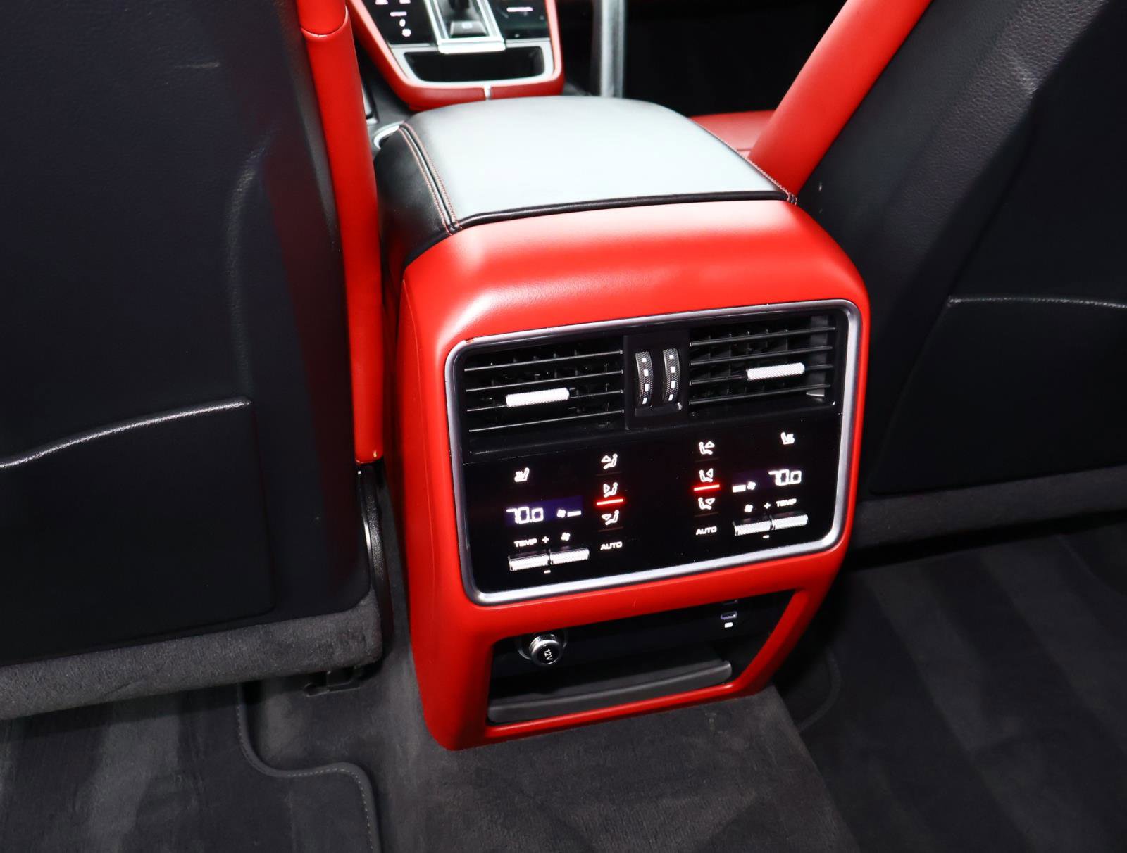 Used 2021 Porsche Cayenne S AWD/4WD image 14