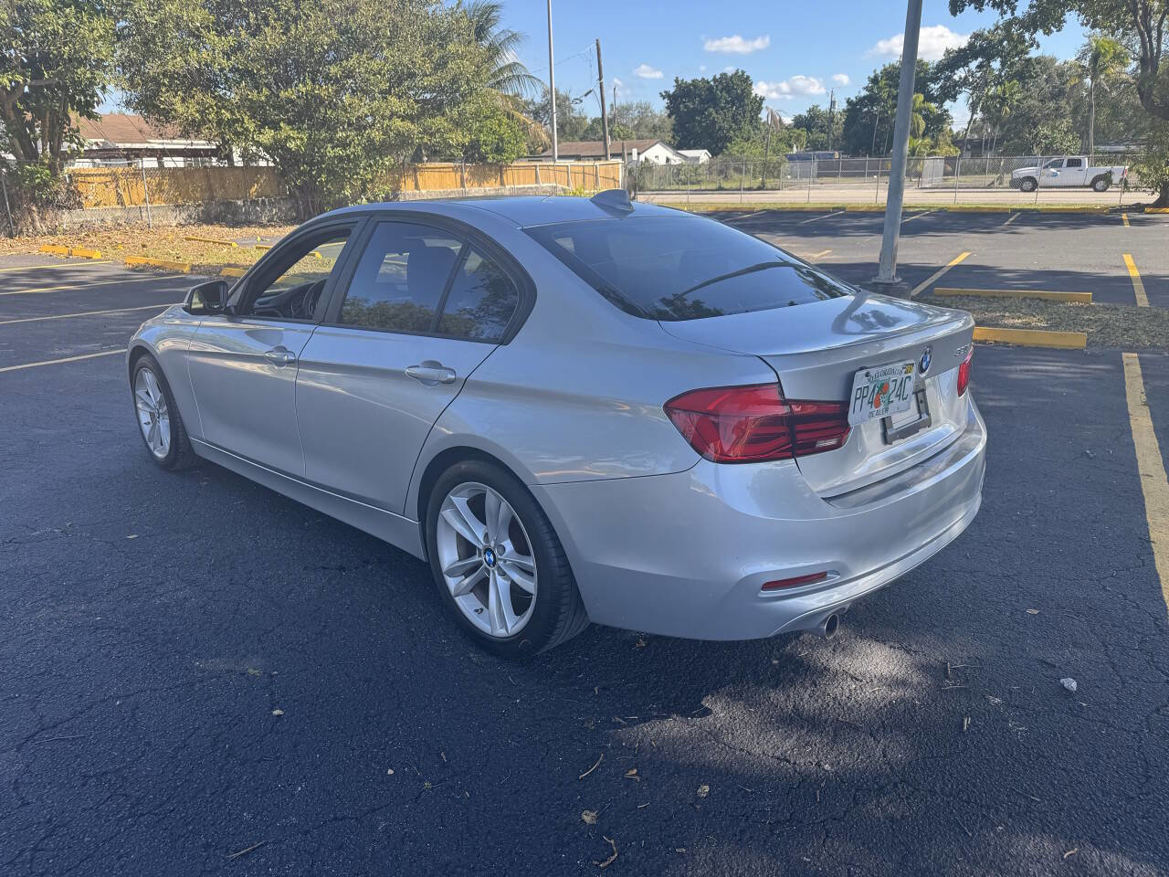 Used 2016 BMW 320i Sedan image 6