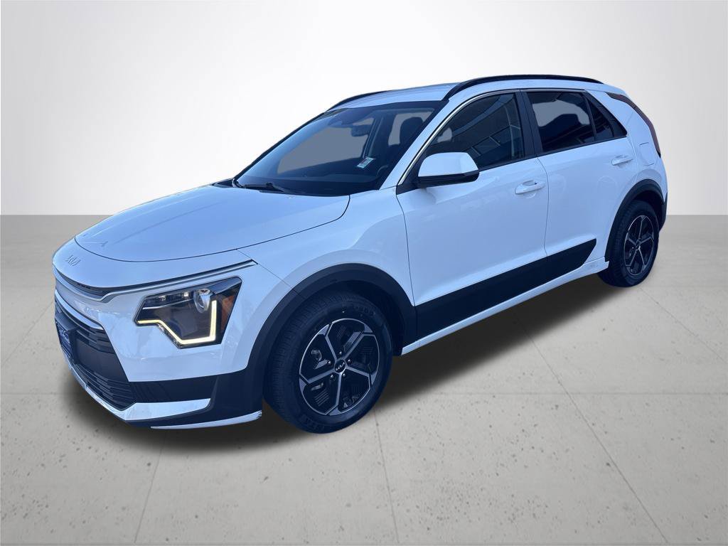 Used 2025 Kia Niro LX FWD image 2