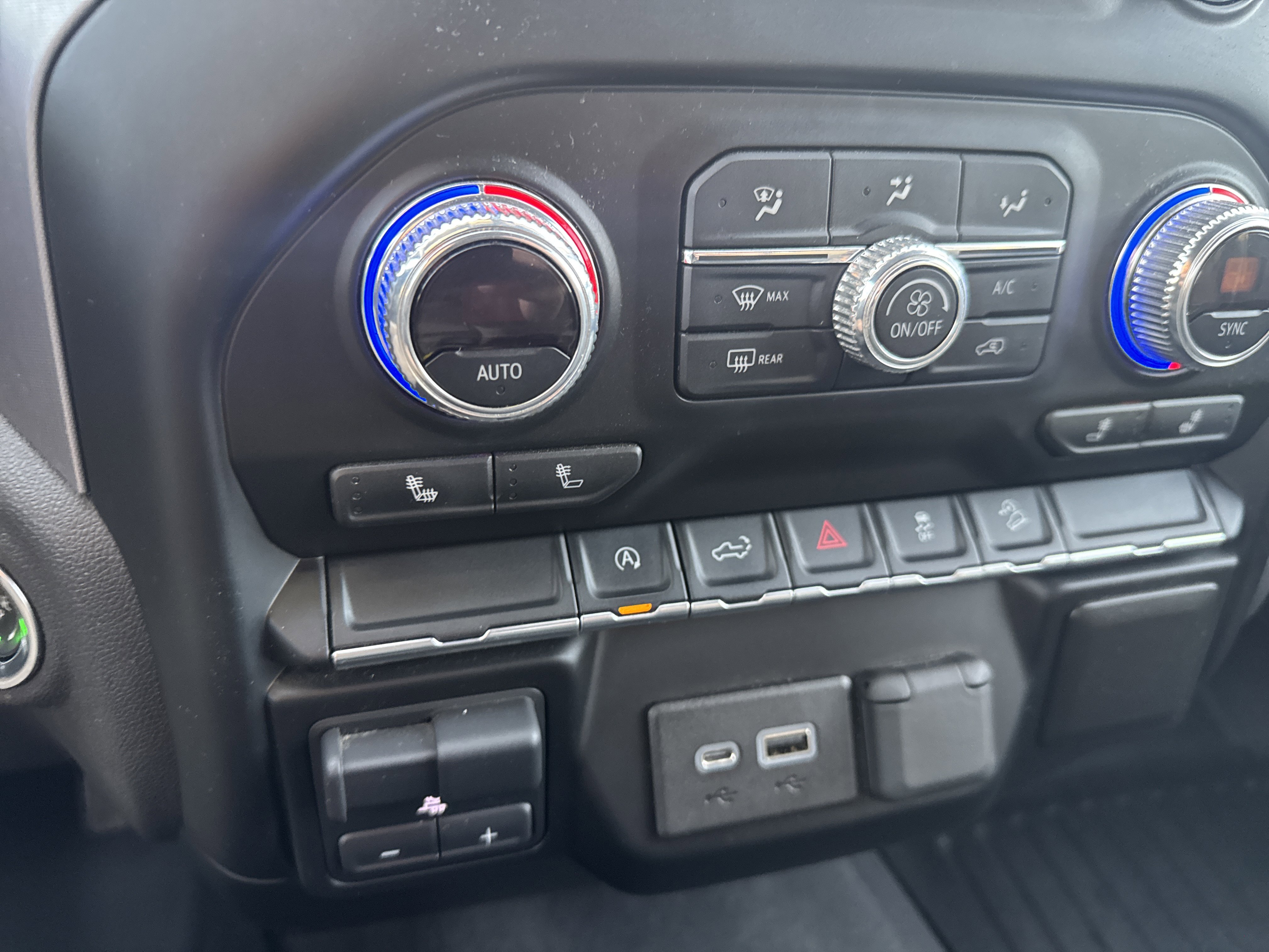 Used 2019 GMC Sierra 1500 SLE w/ SLE Value Package image 27