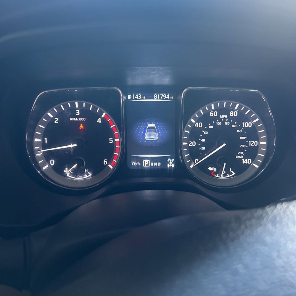 Used 2017 Nissan Titan SV image 7