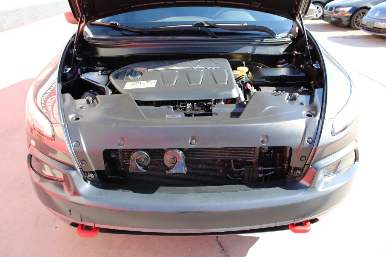 Used 2015 Jeep Cherokee Trailhawk w/ Comfort/Convenience Group image 21