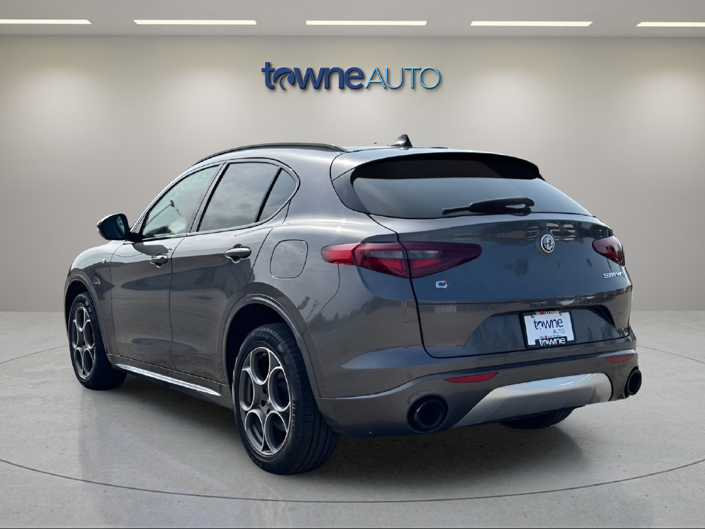 Used 2023 Alfa Romeo Stelvio Ti w/ Active Assist Plus Package AWD/4WD image 4