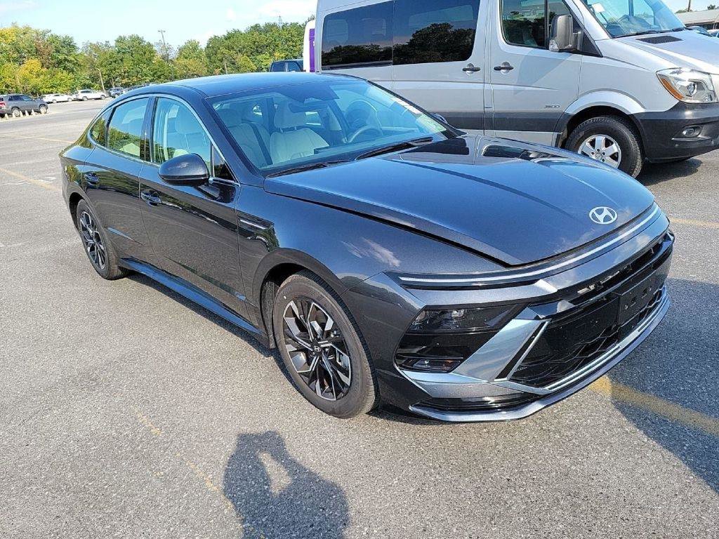 Used 2025 Hyundai Sonata SEL image 2