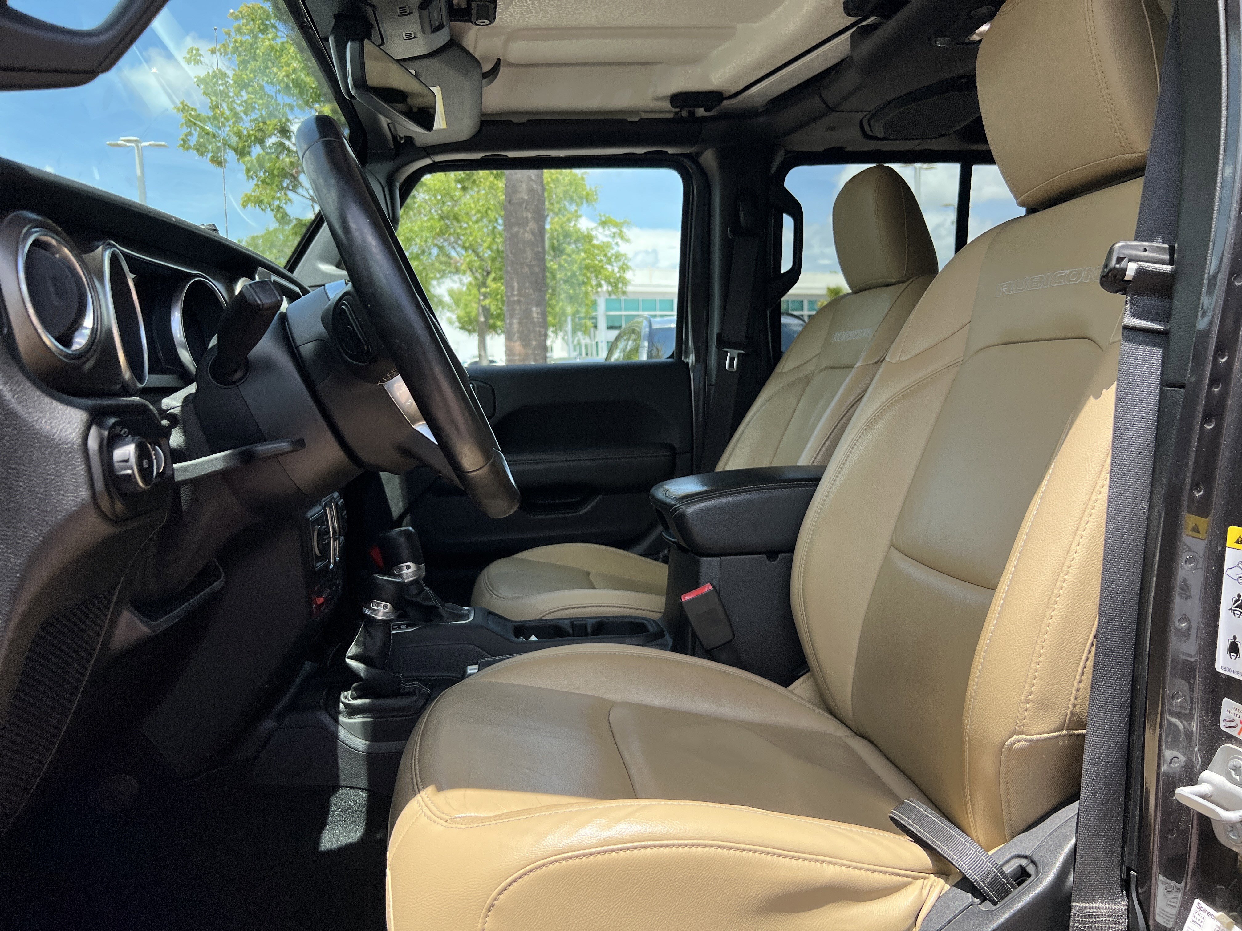 Used 2018 Jeep Wrangler Unlimited Rubicon AWD/4WD image 16