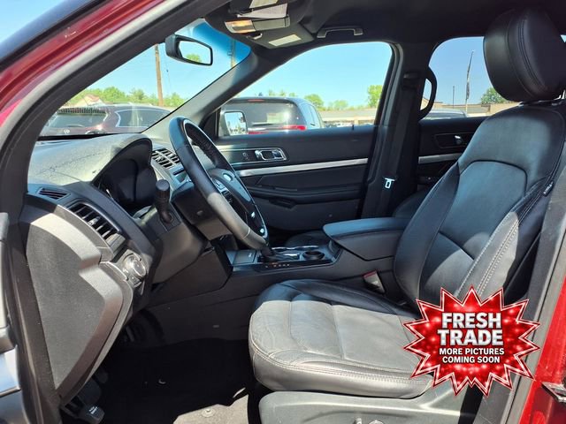 Used 2018 Ford Explorer XLT w/ Equipment Group 202A FWD image 24