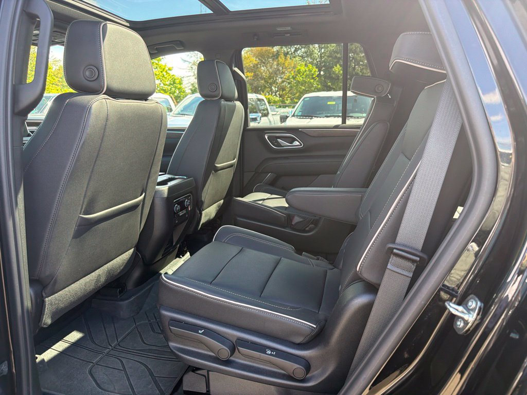 Used 2023 Chevrolet Tahoe Premier AWD/4WD image 14