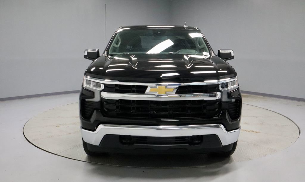 Used 2023 Chevrolet Silverado 1500 LT AWD/4WD image 6