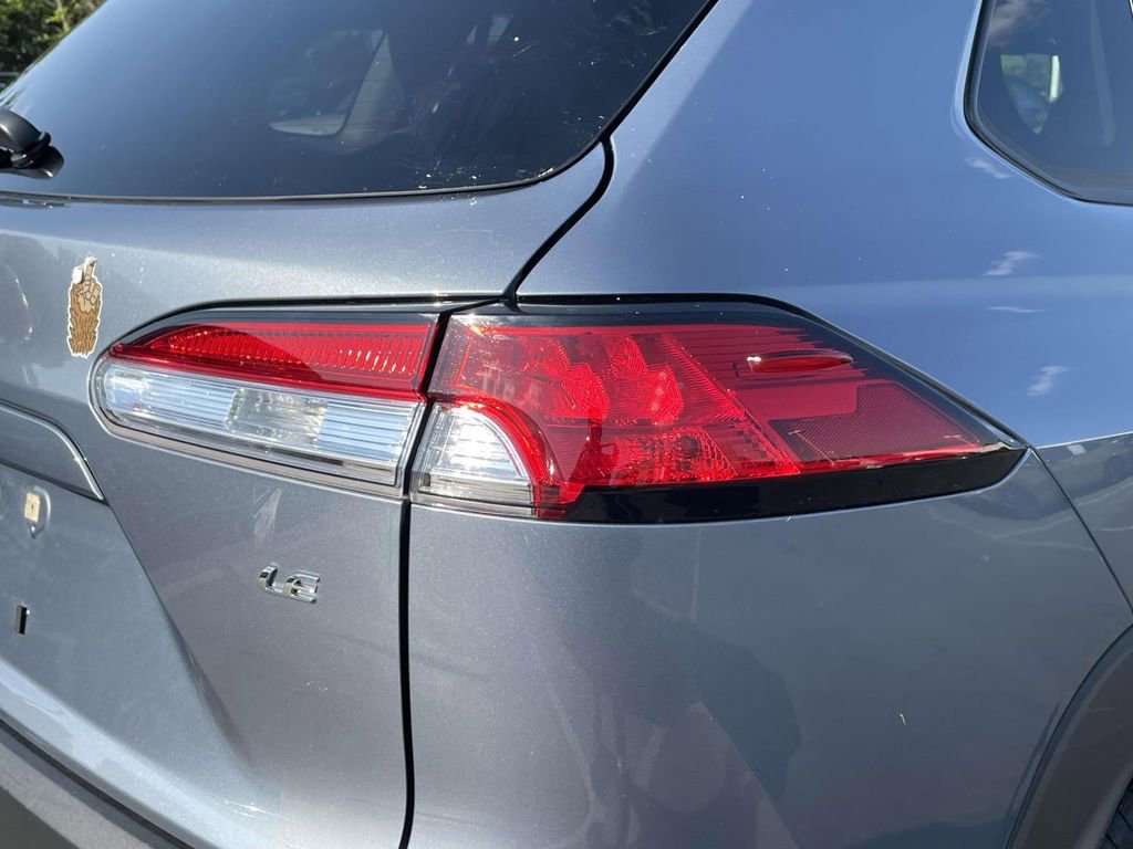 Used 2024 Toyota Corolla Cross LE FWD image 16