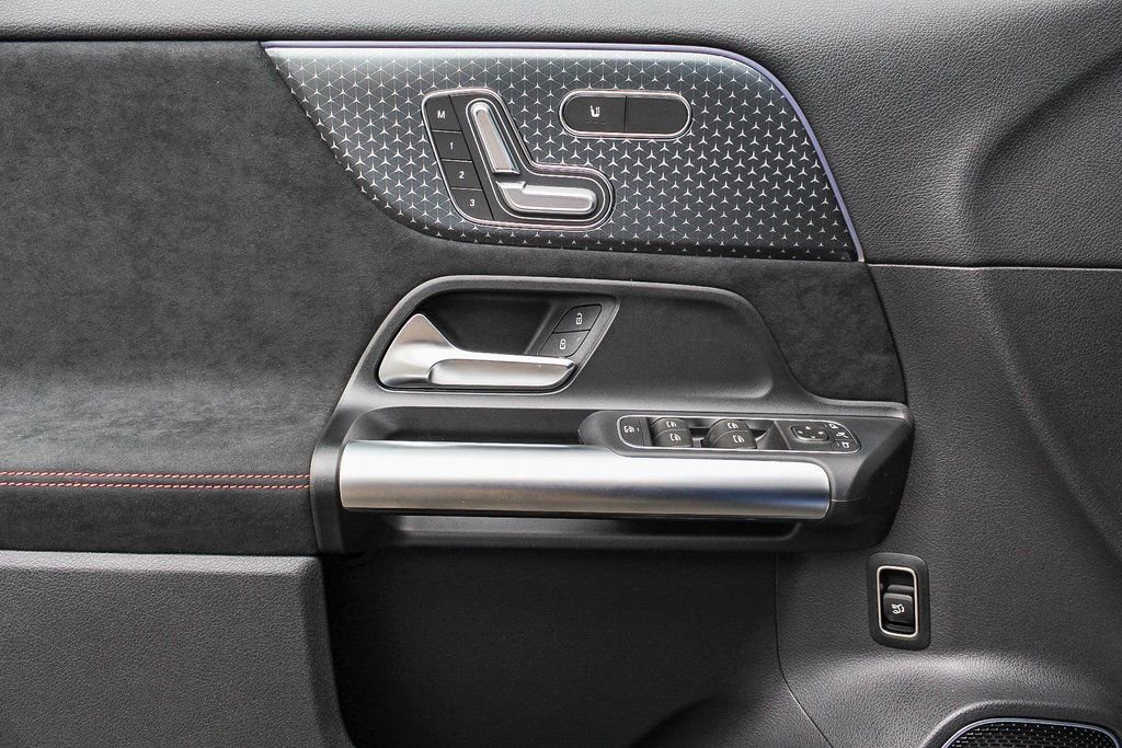 Used 2024 Mercedes-Benz GLA 250 4MATIC image 50