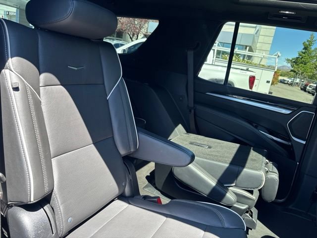 Used 2025 Cadillac Escalade Premium Luxury AWD/4WD image 36