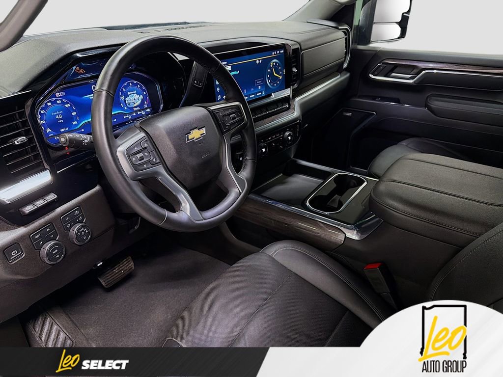 Used 2024 Chevrolet Silverado 2500 LTZ w/ LTZ Convenience Package AWD/4WD image 9