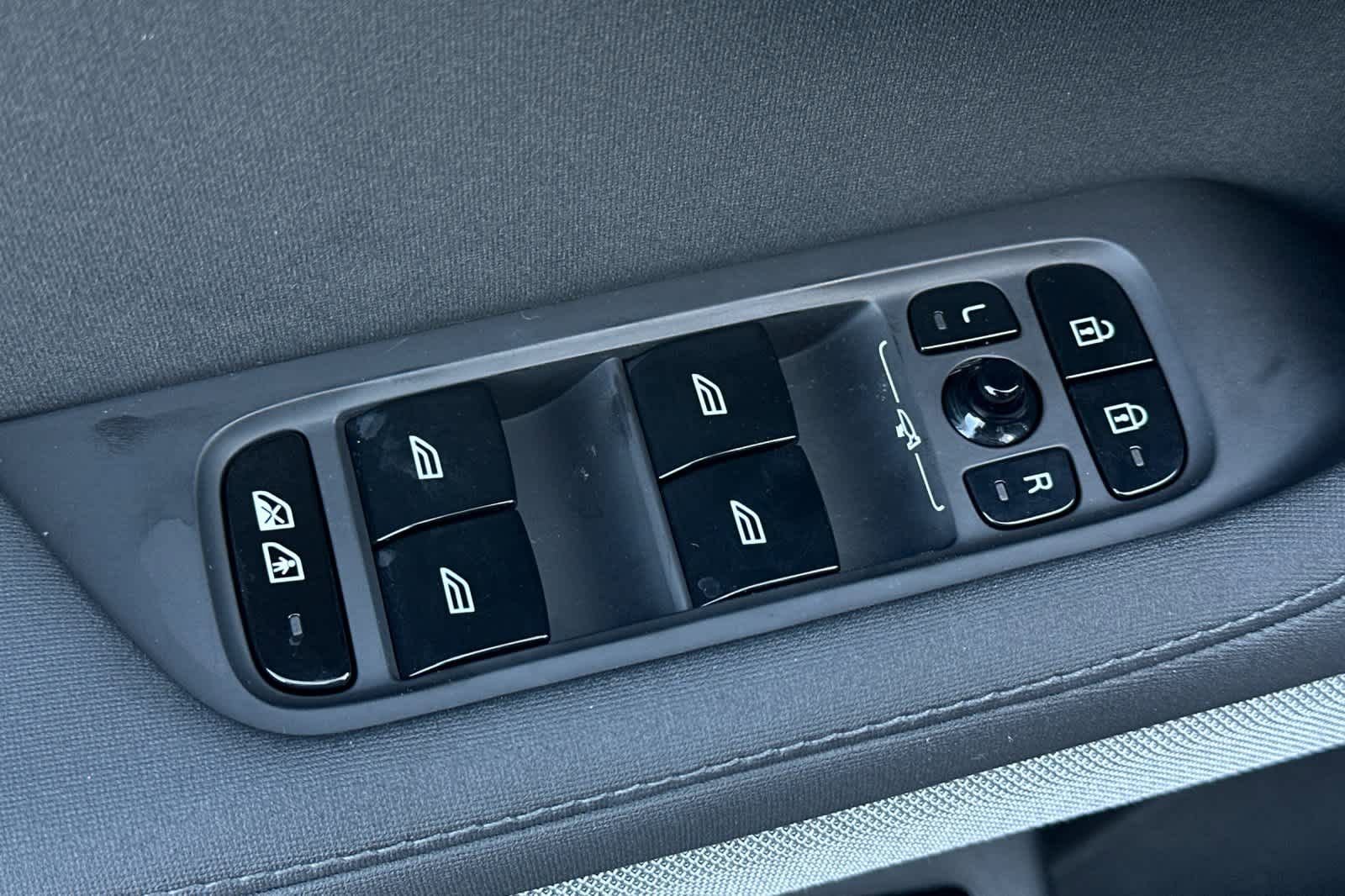 Used 2023 Polestar Polestar 2 Long Range Dual Motor w/ Pilot Pack image 13