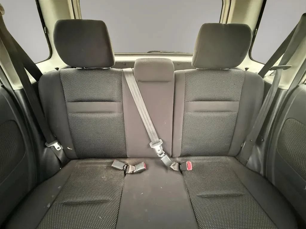 Used 2004 Scion xB FWD image 16