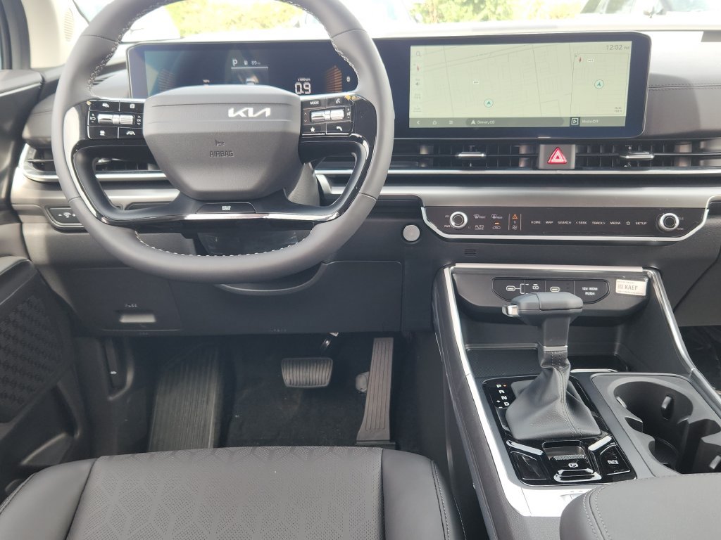 New 2027 Kia Carnival EX FWD image 11
