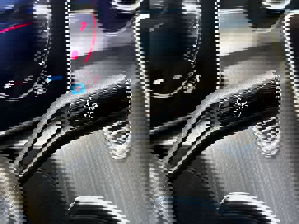 Used 2025 Mercedes-Benz C 300 4MATIC Sedan image 21