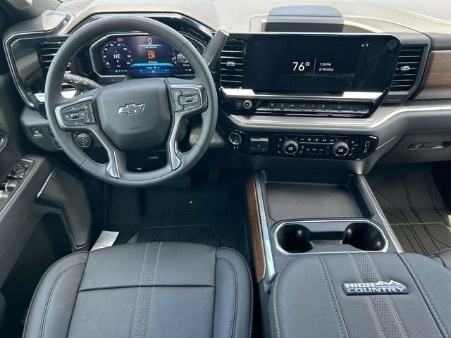 New 2026 Chevrolet Silverado 2500 High Country w/ Midnight Edition AWD/4WD image 15