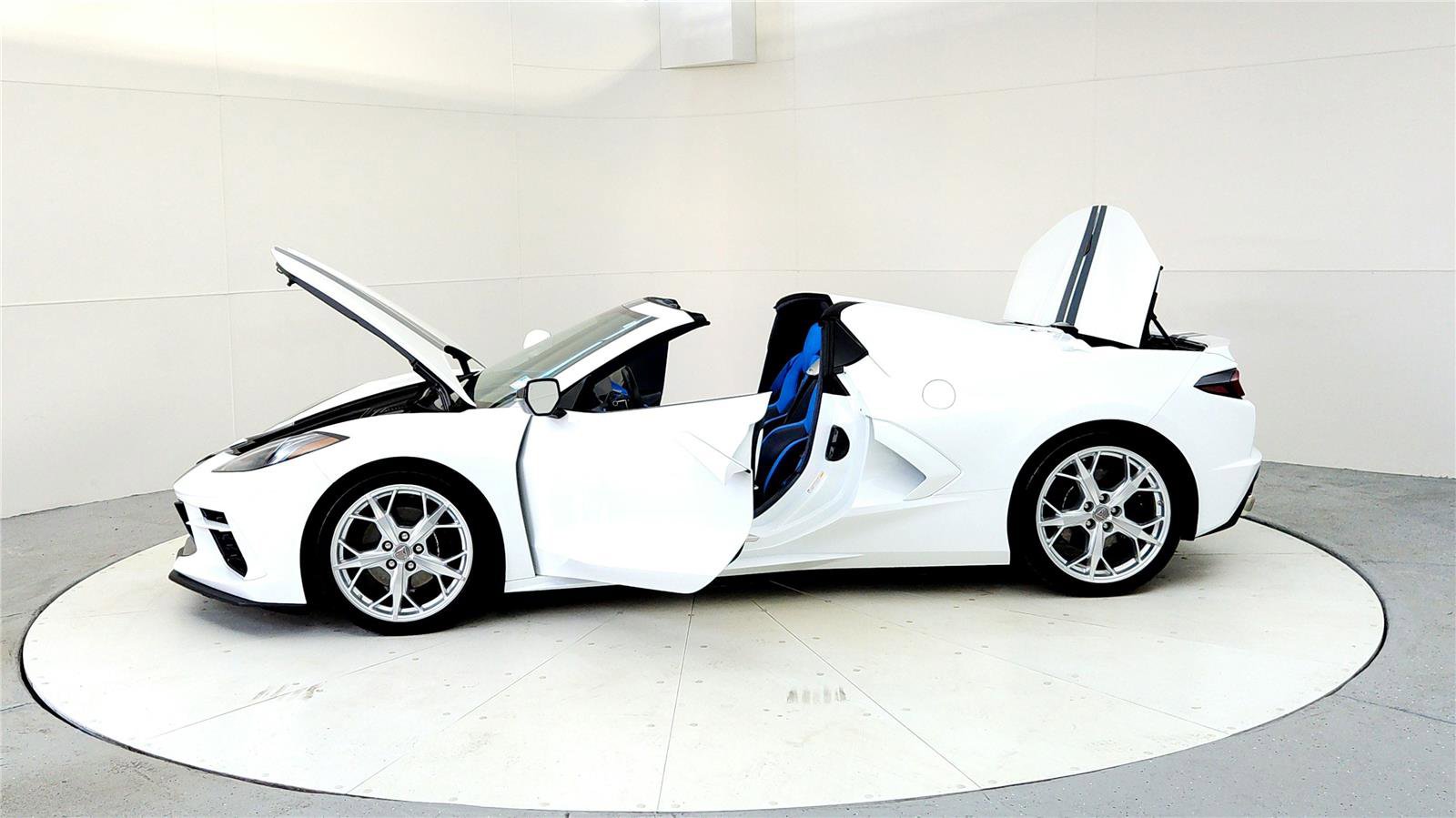 Used 2023 Chevrolet Corvette Stingray Premium Conv w/ 3LT RWD image 10