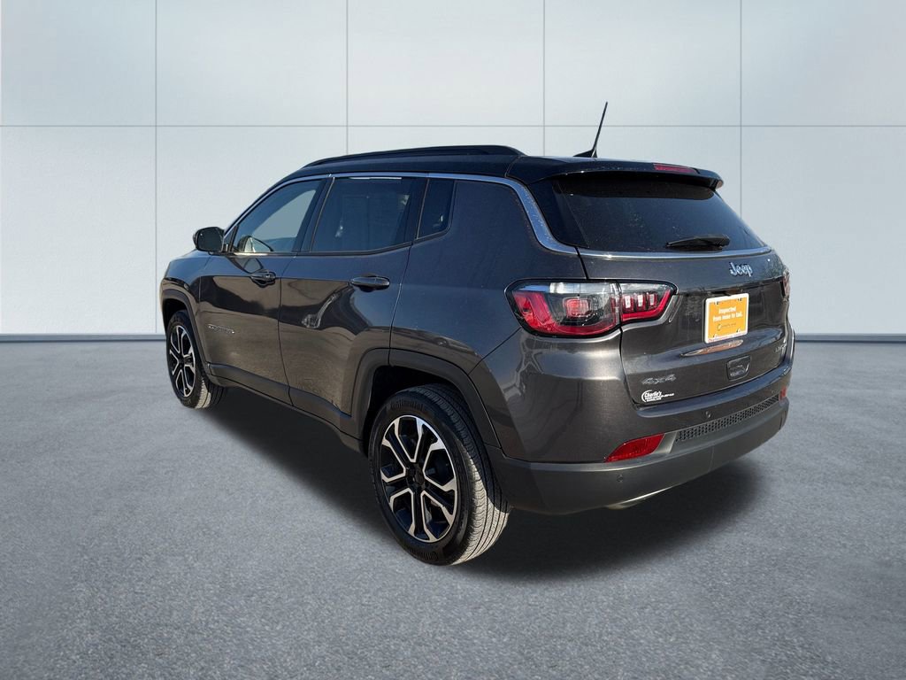 Used 2023 Jeep Compass Limited image 3