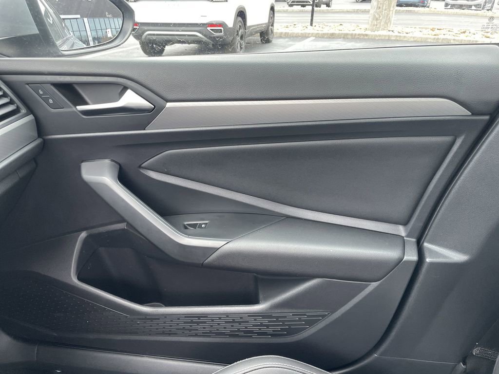 Certified 2021 Volkswagen Jetta SE image 19