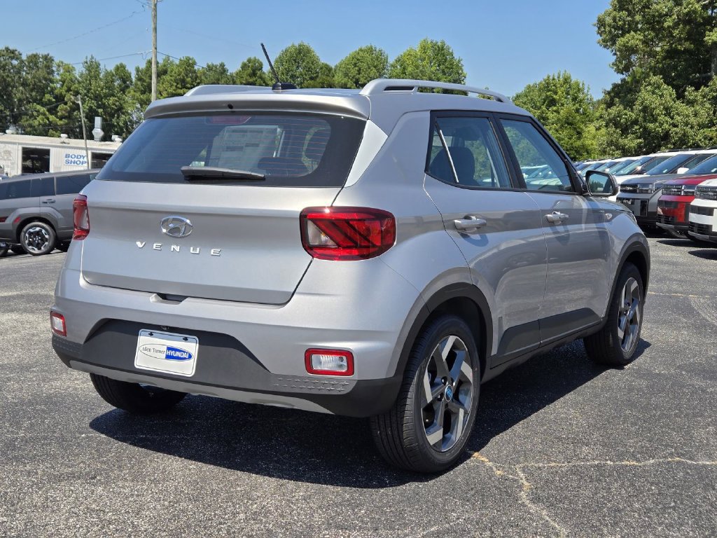 New 2026 Hyundai Venue SEL FWD image 5