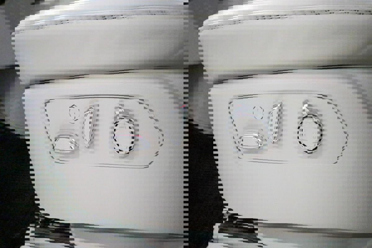 Used 2024 Cadillac Escalade ESV Sport Platinum w/ LPO, ONYX Package image 11