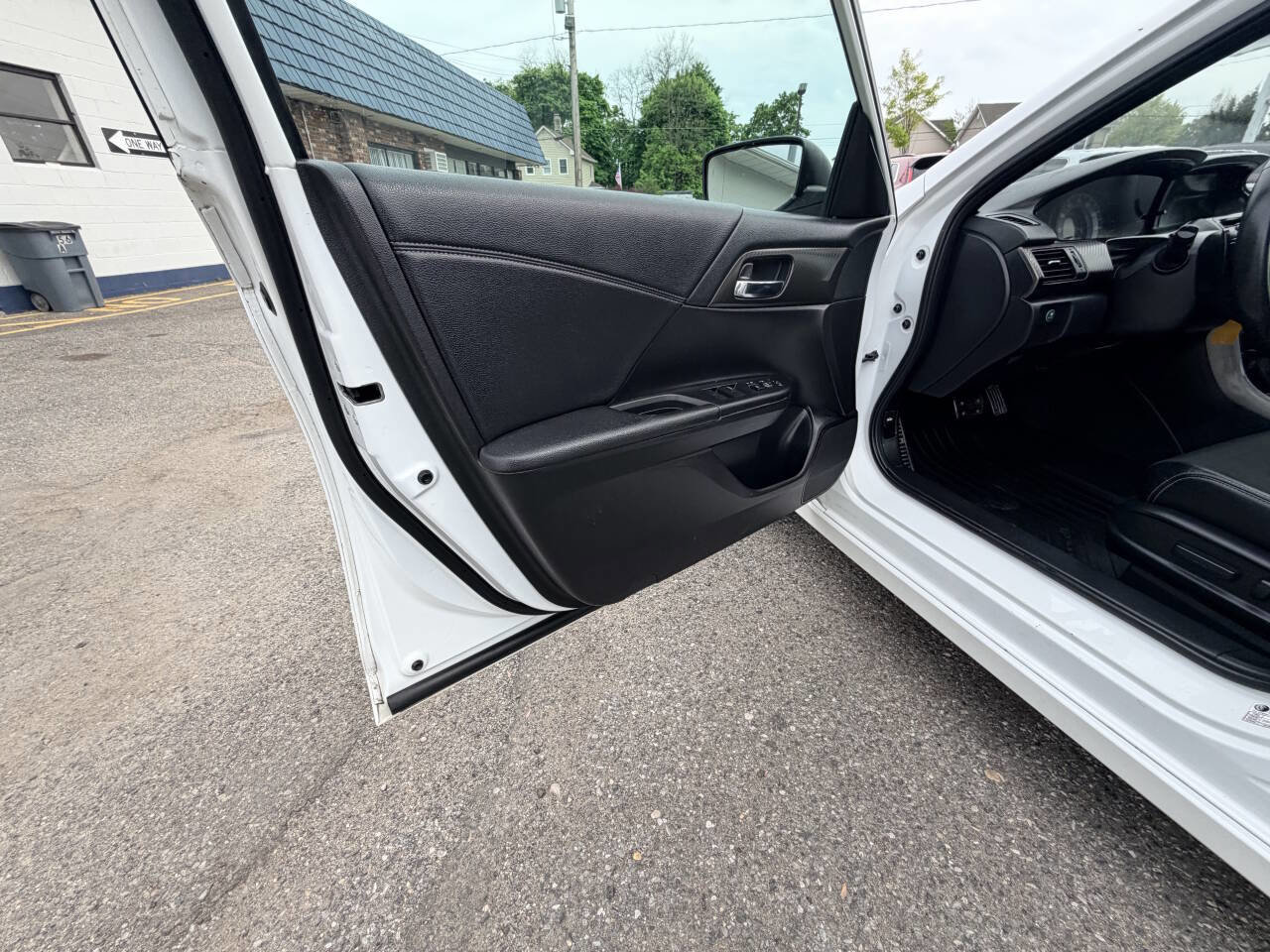 Used 2017 Honda Accord Sport image 58