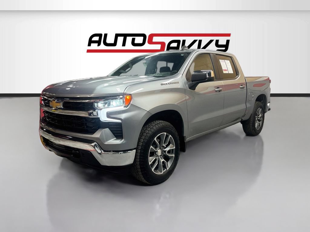 Used 2025 Chevrolet Silverado 1500 LT AWD/4WD image 3