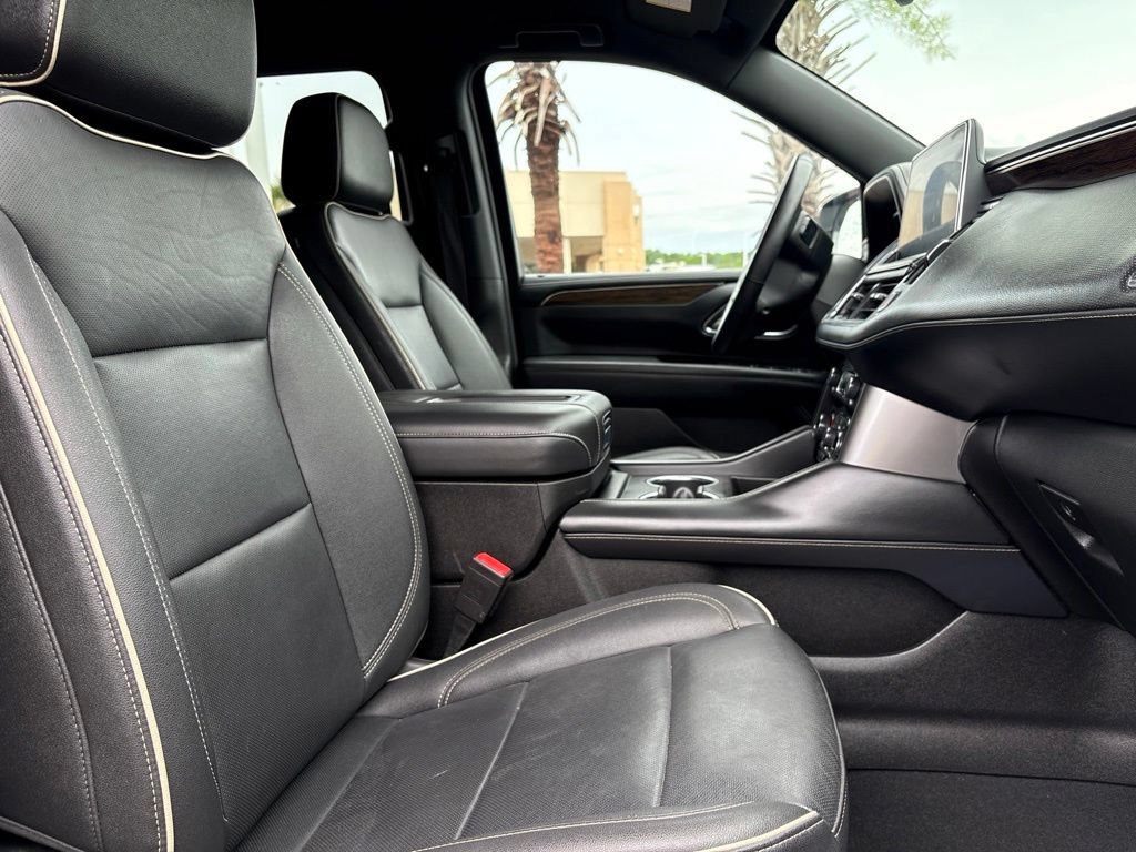 Used 2023 Chevrolet Suburban Premier AWD/4WD image 19