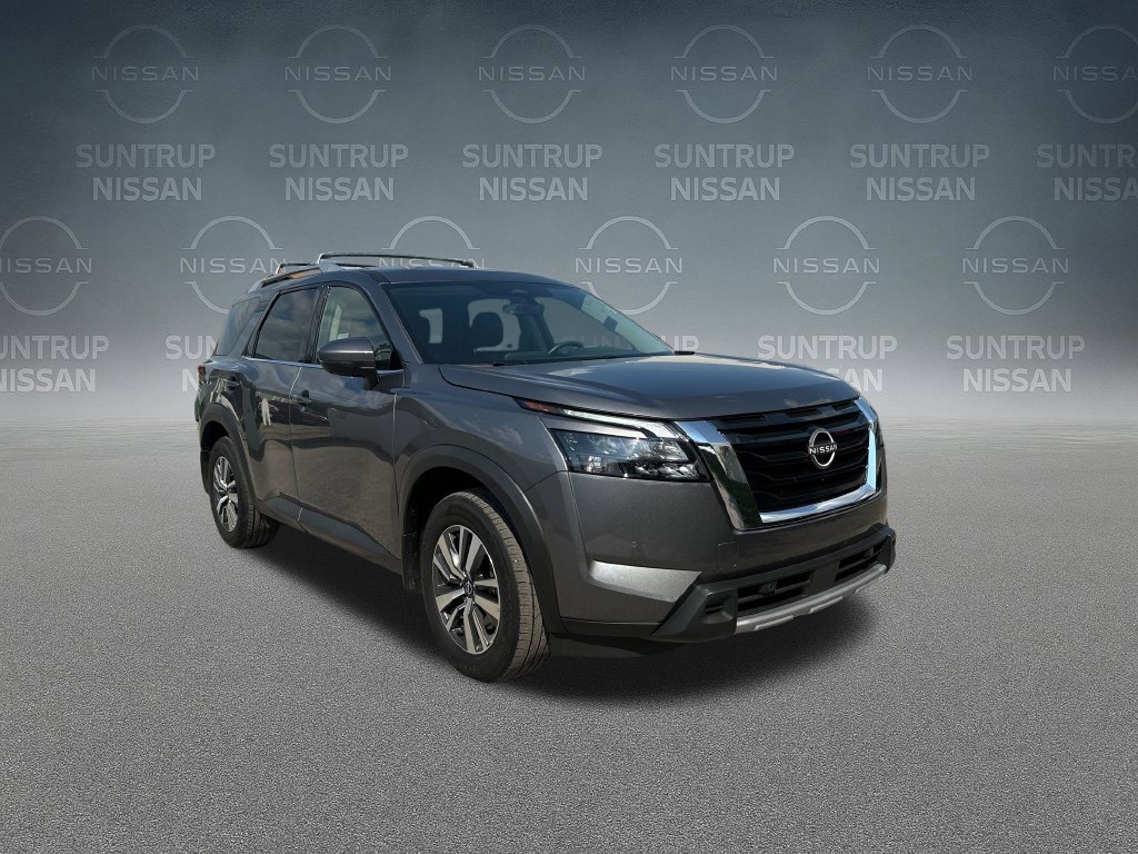 Used 2025 Nissan Pathfinder SL FWD image 39