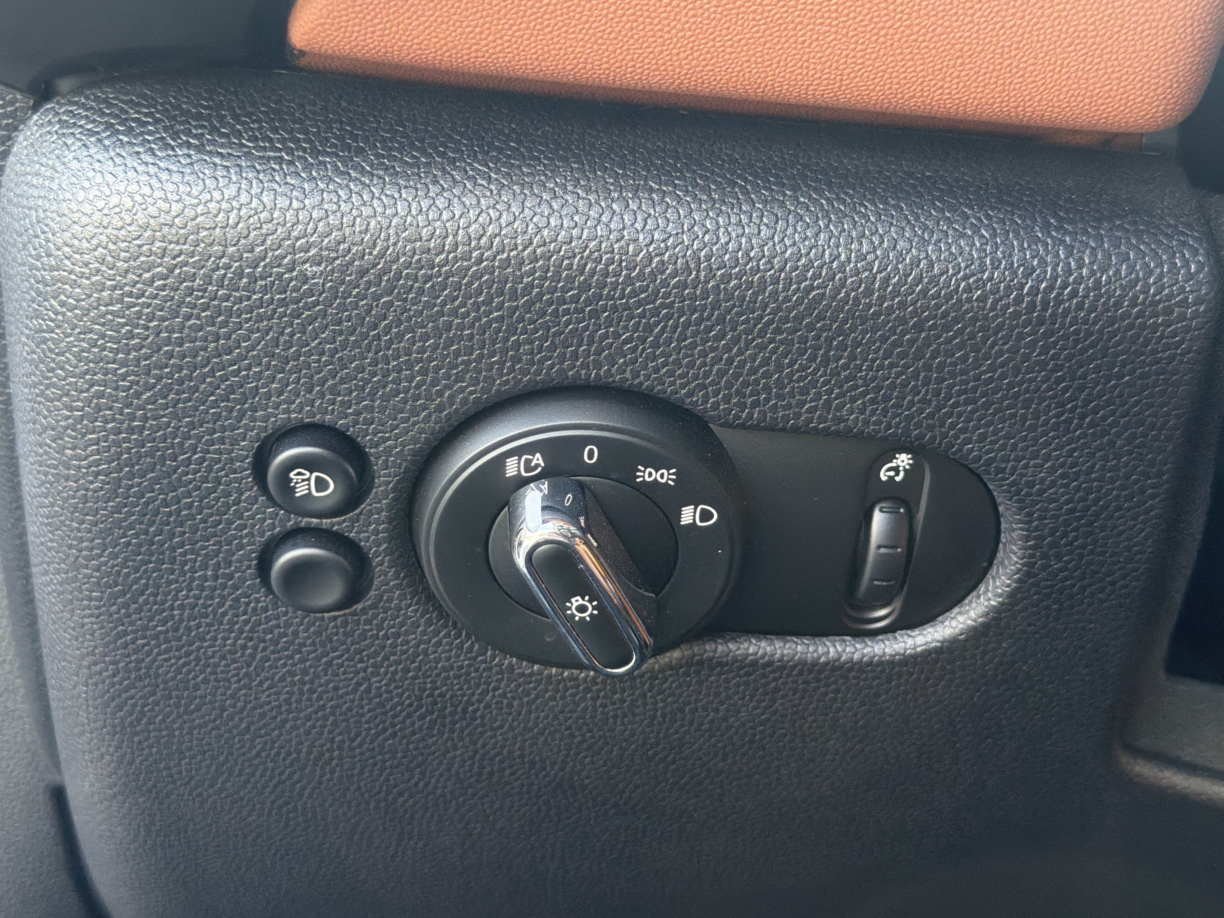 Certified 2024 MINI Cooper S w/ Signature Upholstery Package FWD image 28