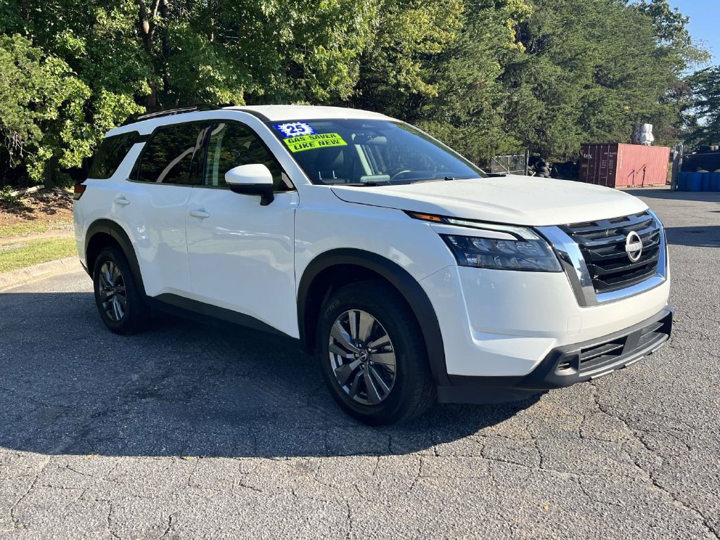 Used 2025 Nissan Pathfinder SV FWD image 6