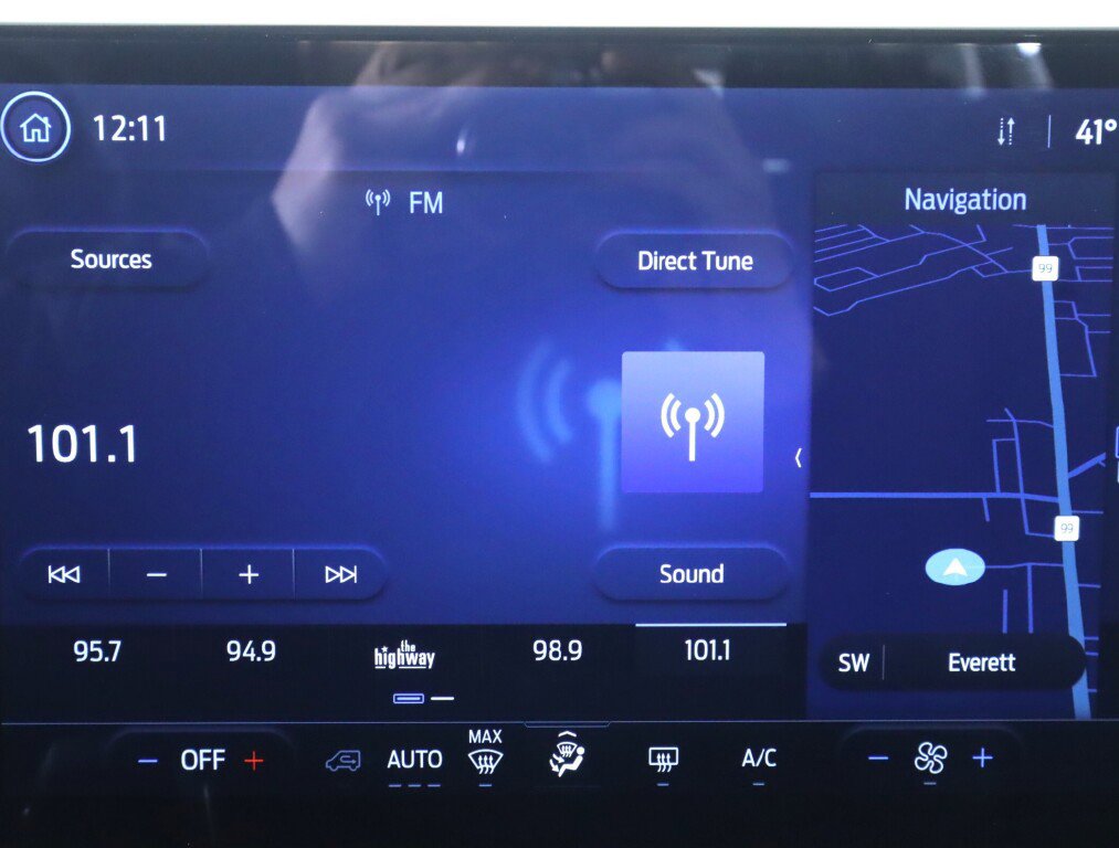 Used 2024 Ford Transit 350 XLT image 17