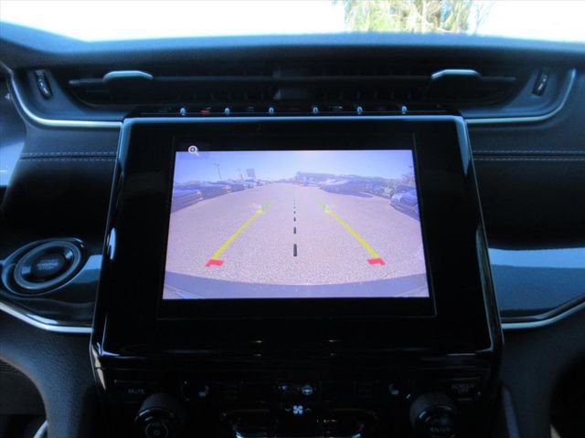 Certified 2022 Jeep Grand Cherokee L Laredo AWD/4WD image 24