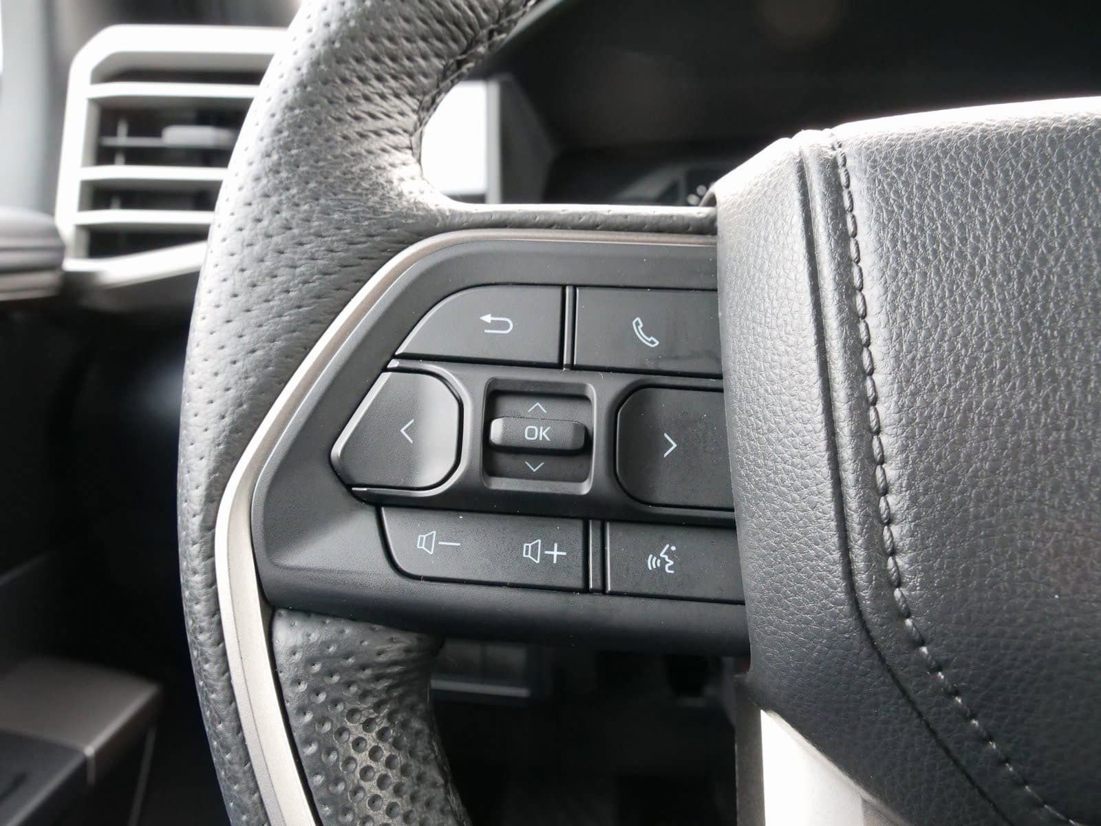 Used 2025 Toyota Tundra SR5 w/ SR5 Premium Package image 22