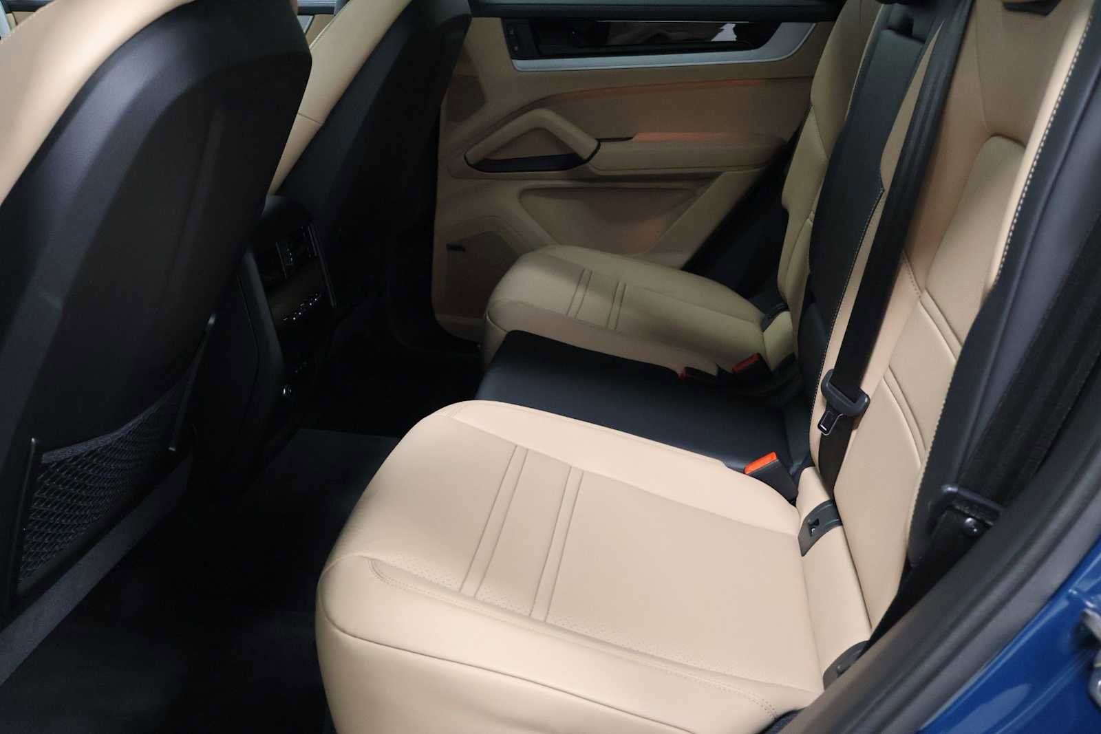 Certified 2026 Porsche Cayenne S AWD/4WD image 36