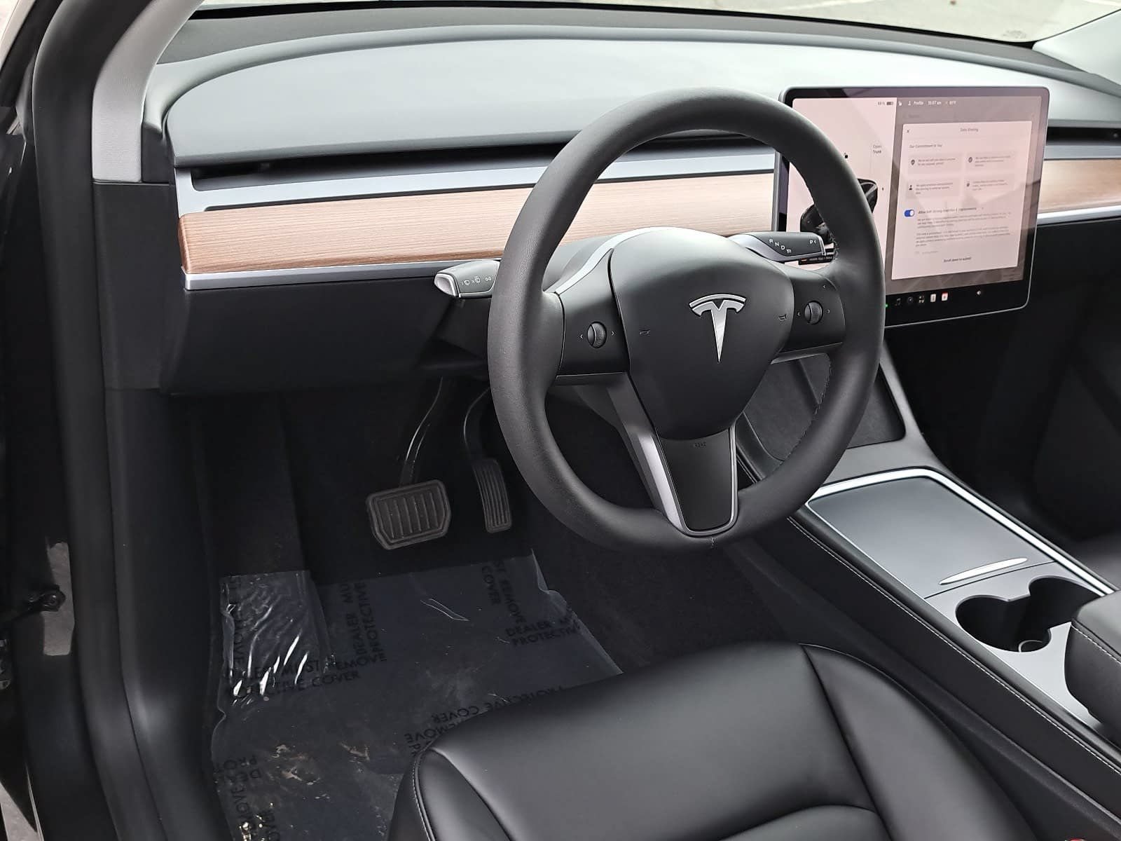 Used 2024 Tesla Model Y 2WD image 18