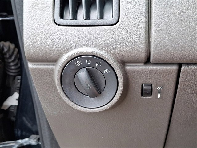 Used 2009 Ford Edge SE image 21