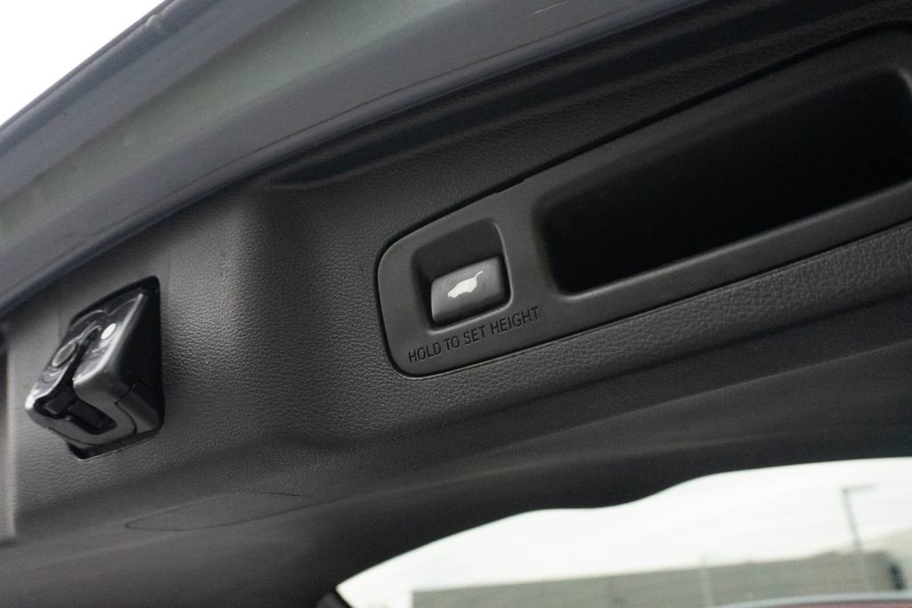 Used 2020 Honda CR-V Touring image 16