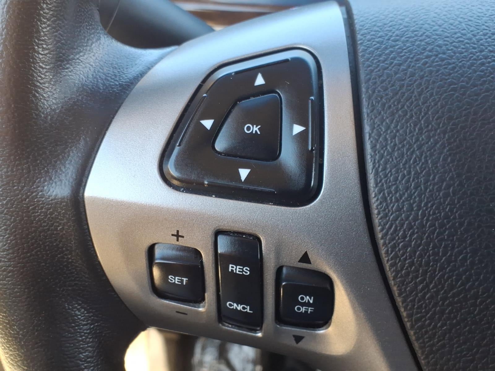 Used 2016 Ford Taurus Limited FWD image 28