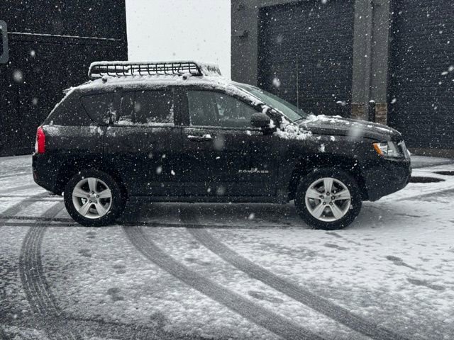 Used 2012 Jeep Compass Sport image 3