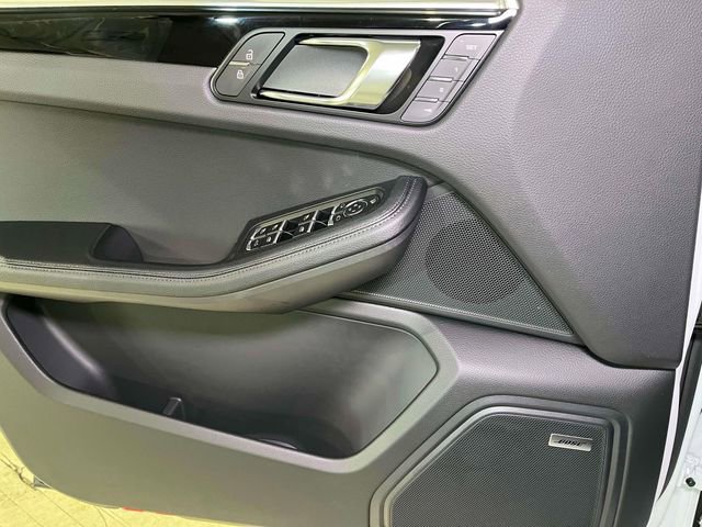 New 2026 Porsche Macan image 37