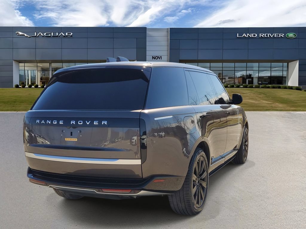 Certified 2025 Land Rover Range Rover Long Wheelbase Autobiography AWD/4WD image 3
