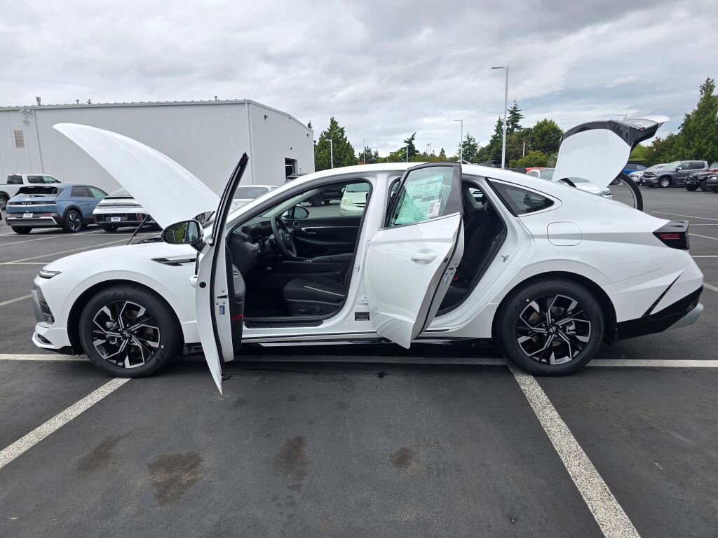 New 2025 Hyundai Sonata SEL image 17