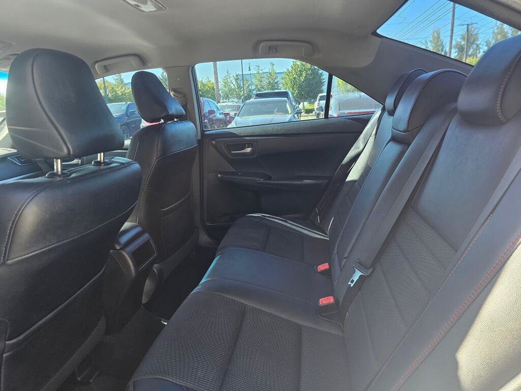 Used 2016 Toyota Camry SE FWD image 17
