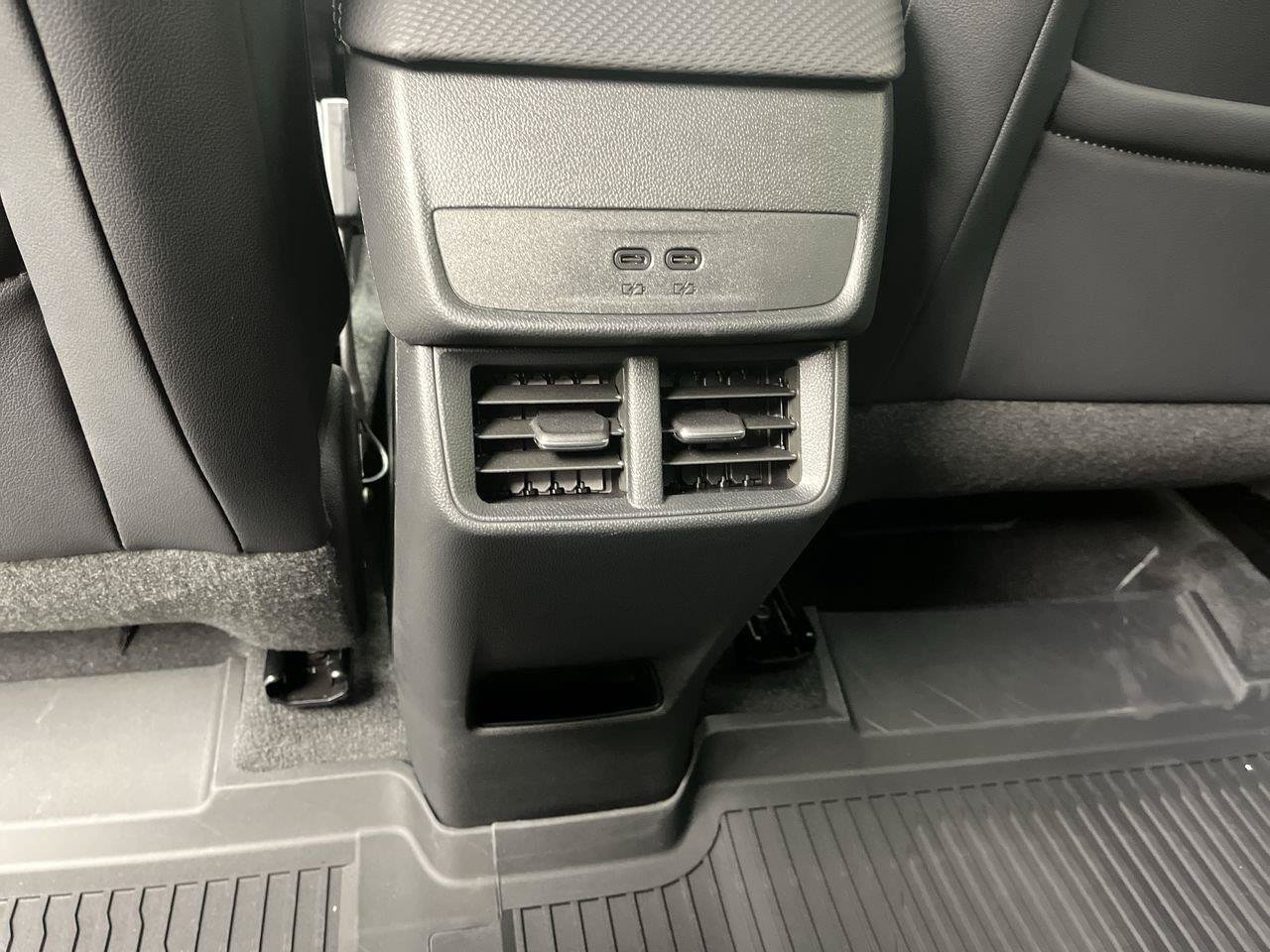 Used 2026 Chevrolet Equinox LT w/ Convenience Package II AWD/4WD image 14